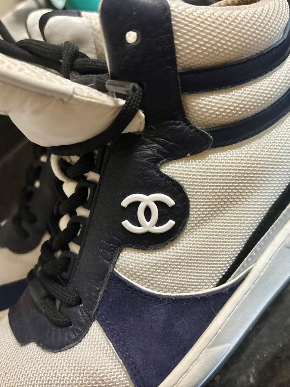 Chanel high top sneakers - Picture 3 of 6